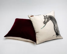 Load image into Gallery viewer, Horse cushion